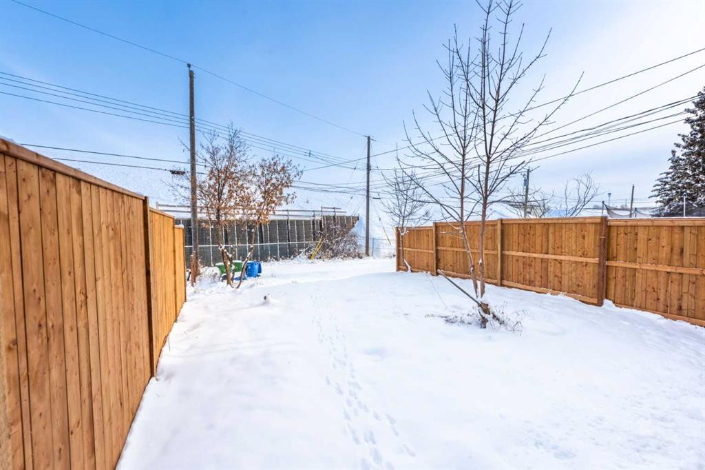 7616 27 Street Se, Calgary, AB - Outdoor