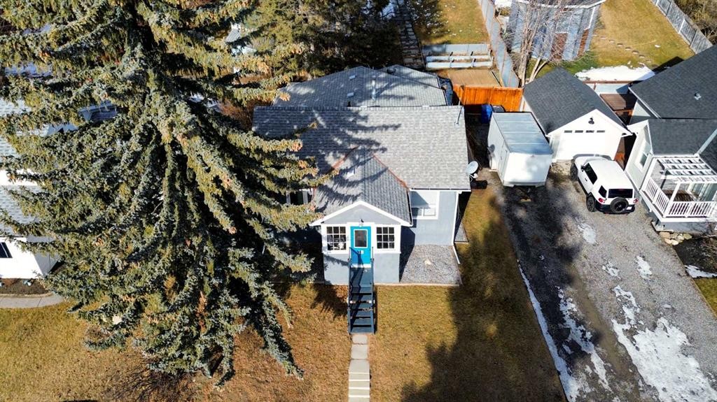 18 Maple Street, Okotoks, AB - Outdoor