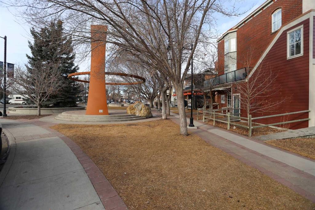 18 Maple Street, Okotoks, AB - Outdoor