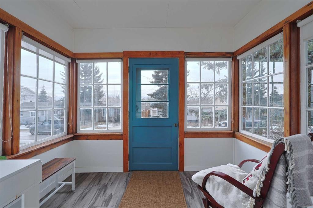 18 Maple Street, Okotoks, AB - Indoor Photo Showing Other Room