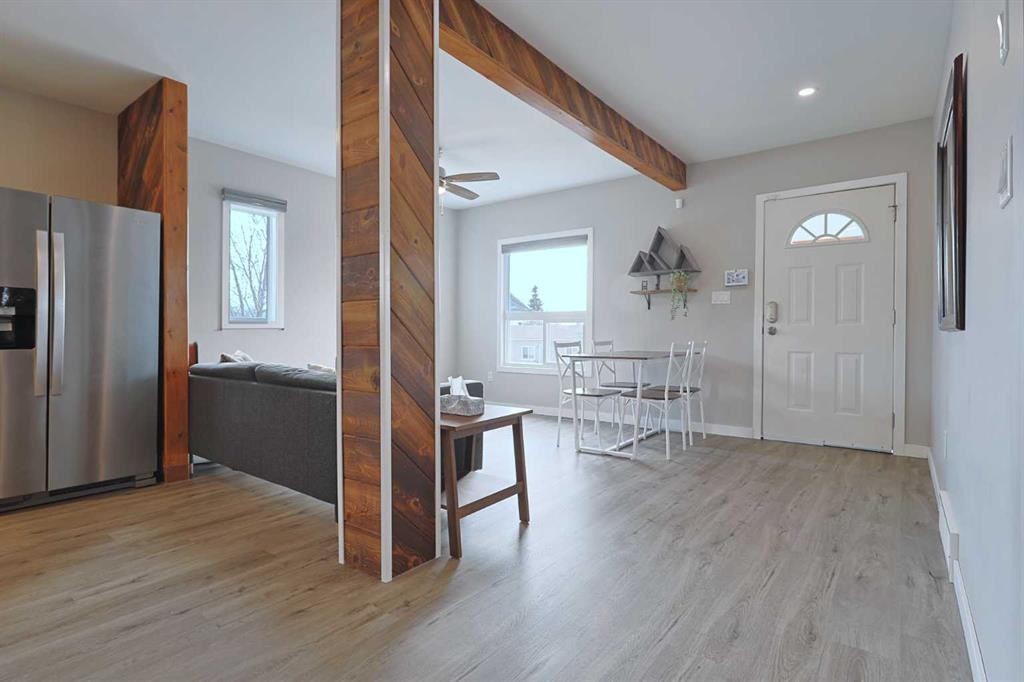 18 Maple Street, Okotoks, AB - Indoor