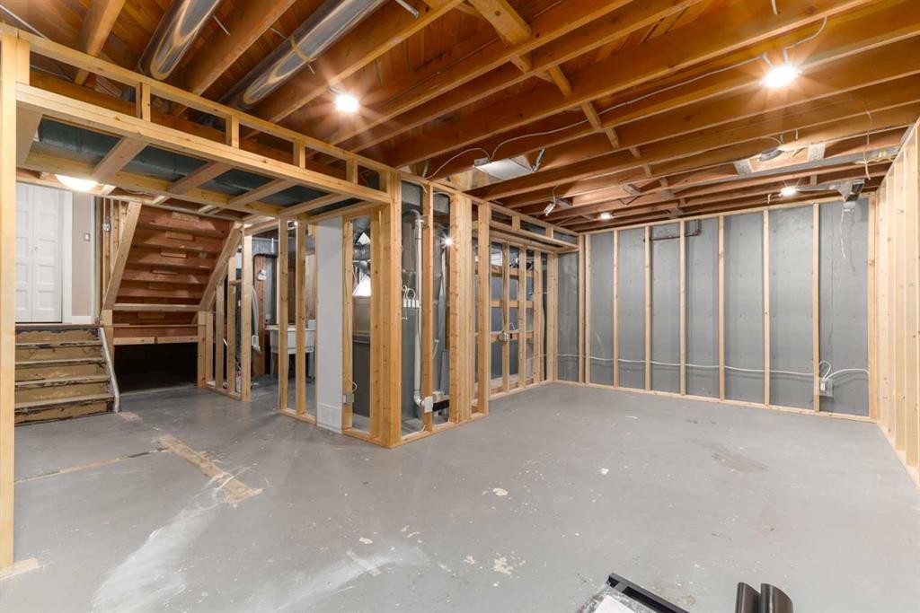 4936 40 Avenue Nw, Calgary, AB - Indoor Photo Showing Basement