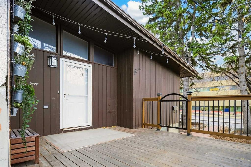 4936 40 Avenue Nw, Calgary, AB - Outdoor With Deck Patio Veranda With Exterior