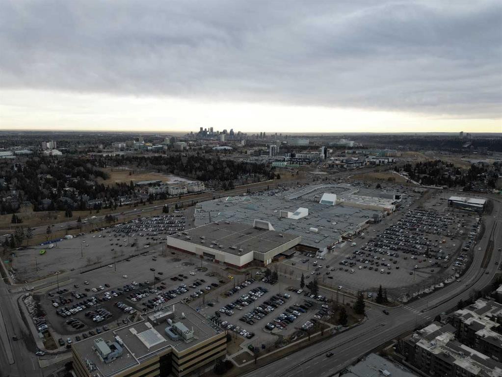 4936 40 Avenue Nw, Calgary, AB - Outdoor With View