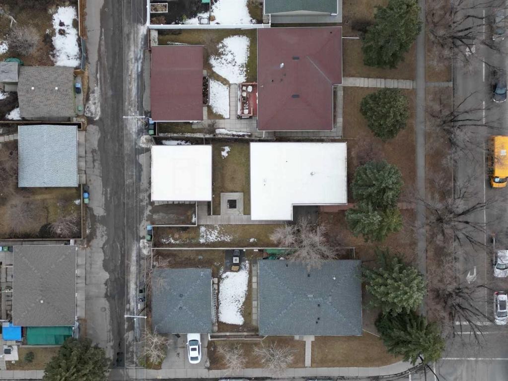 4936 40 Avenue Nw, Calgary, AB - Outdoor