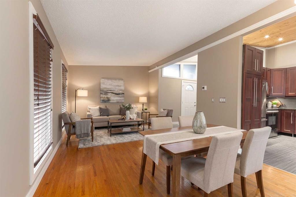 4936 40 Avenue Nw, Calgary, AB - Indoor