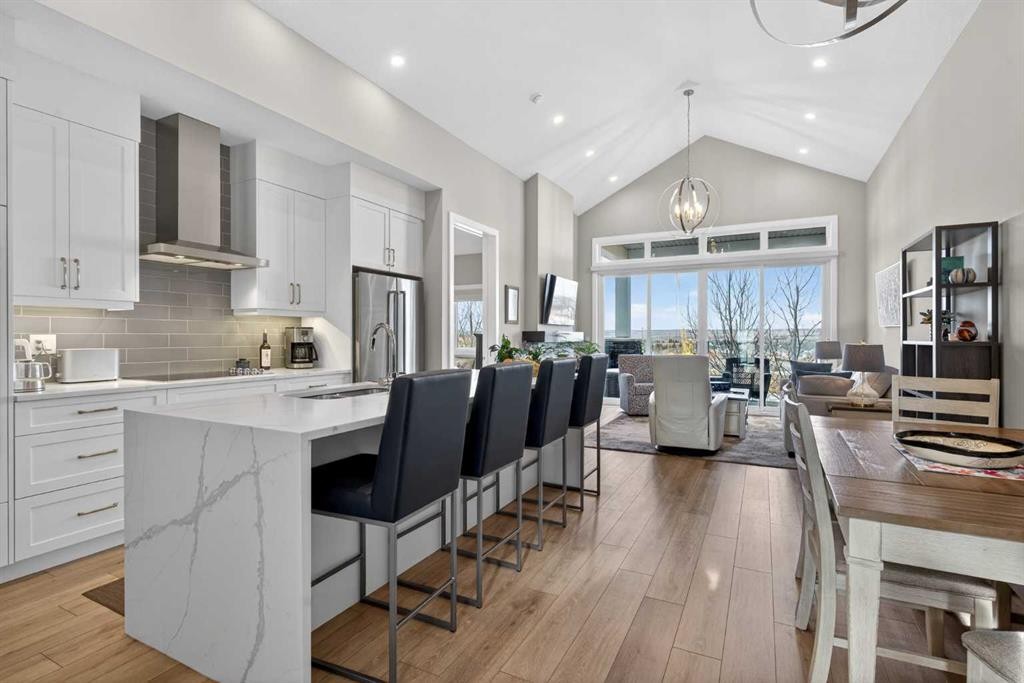 206 Crestridge Common Sw, Calgary, AB - Indoor Photo Showing Kitchen With Stainless Steel Kitchen With Upgraded Kitchen