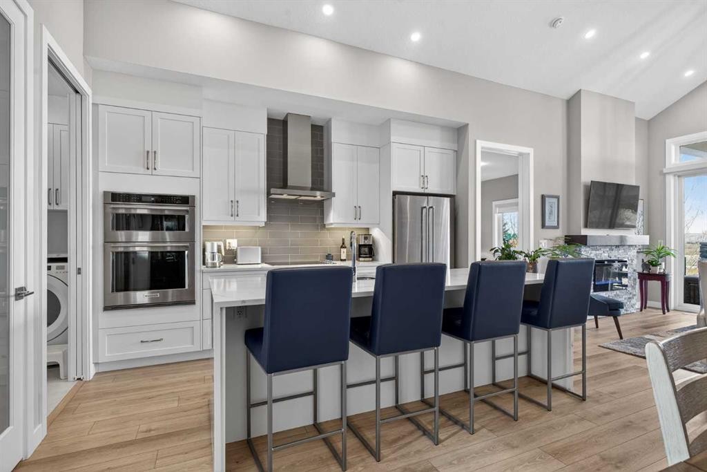 206 Crestridge Common Sw, Calgary, AB - Indoor Photo Showing Kitchen With Stainless Steel Kitchen With Upgraded Kitchen