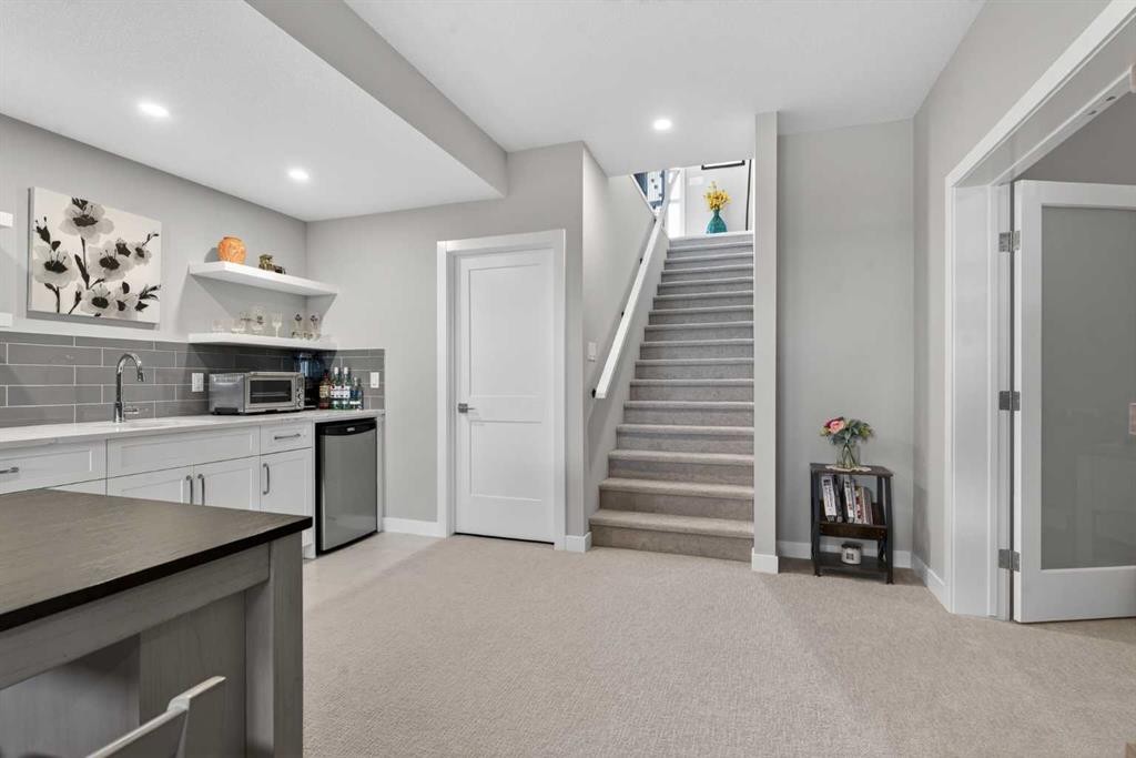 206 Crestridge Common Sw, Calgary, AB - Indoor