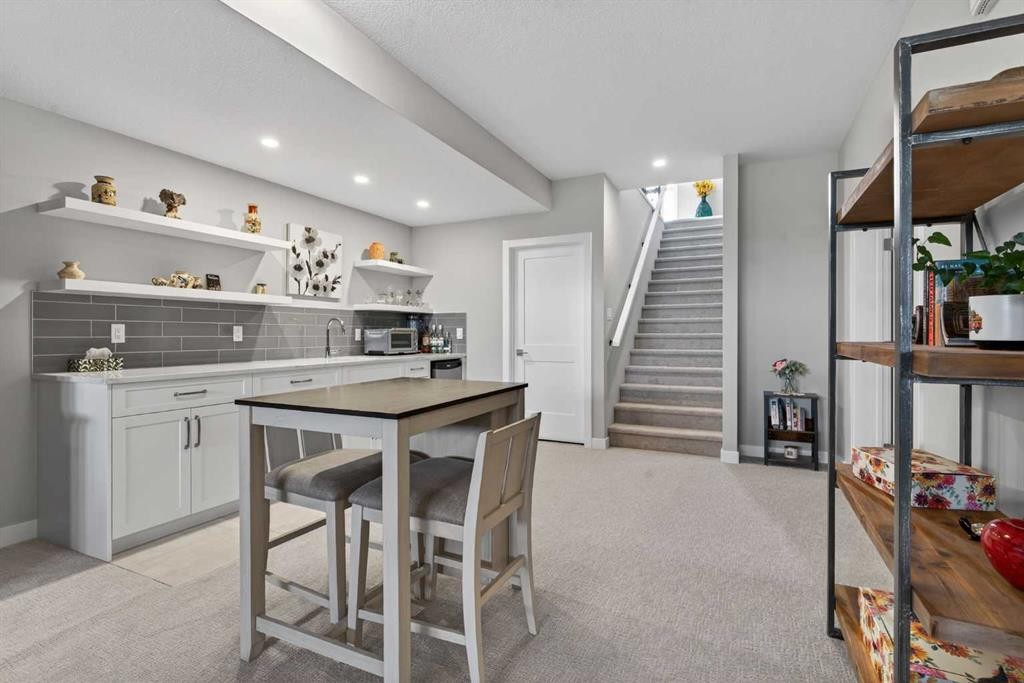 206 Crestridge Common Sw, Calgary, AB - Indoor