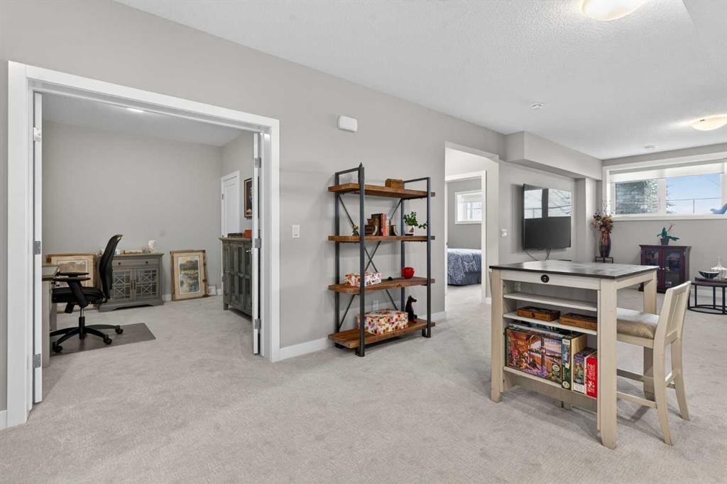 206 Crestridge Common Sw, Calgary, AB - Indoor