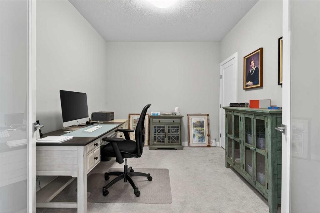 206 Crestridge Common Sw, Calgary, AB - Indoor Photo Showing Office