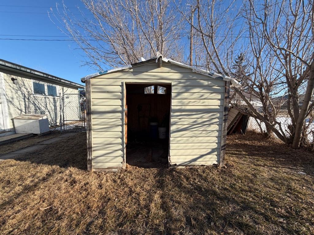 234 9 Street, Beiseker, AB - Outdoor