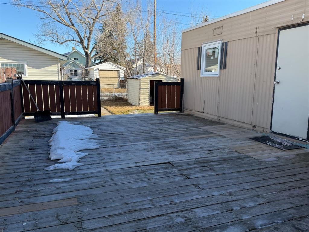 234 9 Street, Beiseker, AB - Outdoor With Deck Patio Veranda