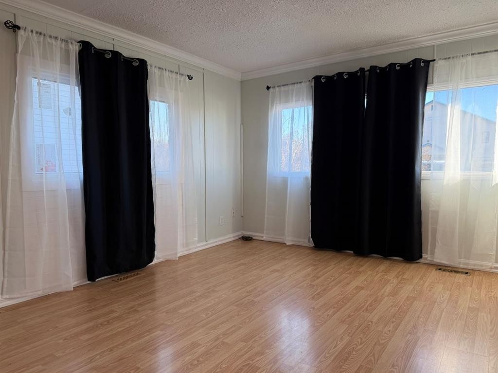 234 9 Street, Beiseker, AB - Indoor