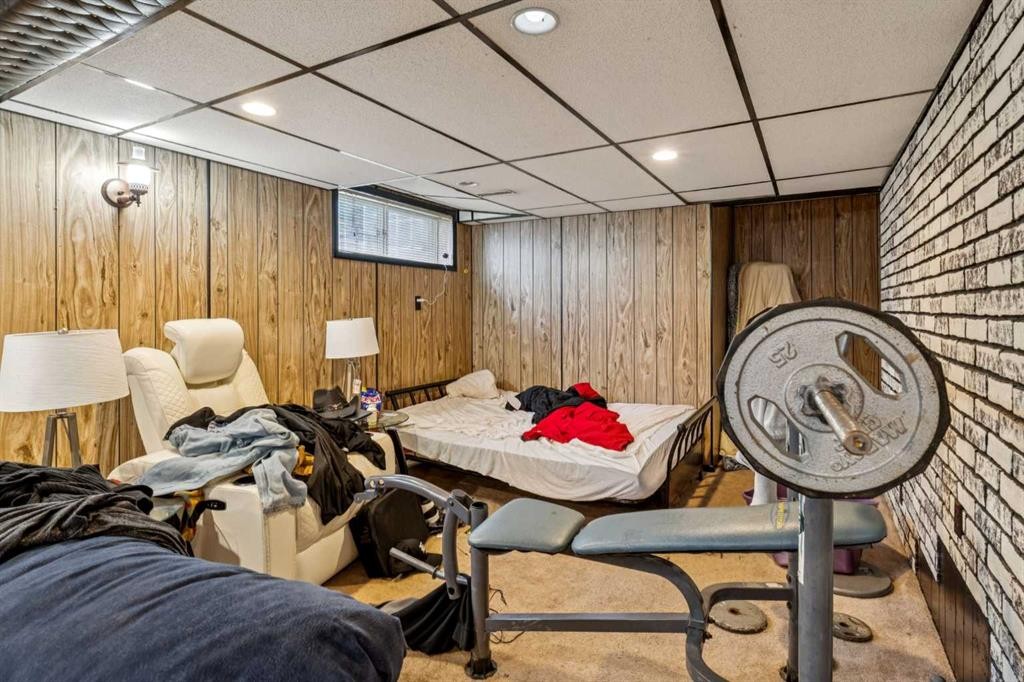 233 27 Avenue Ne, Calgary, AB - Indoor Photo Showing Other Room