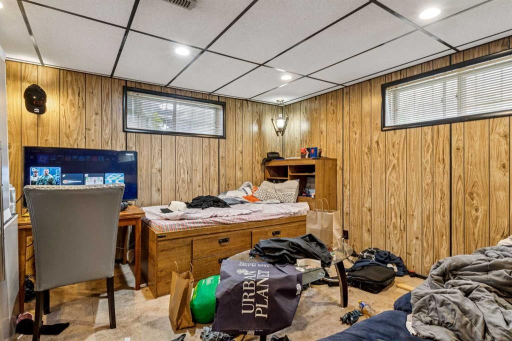 233 27 Avenue Ne, Calgary, AB - Indoor