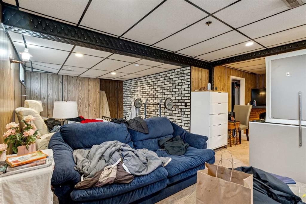 233 27 Avenue Ne, Calgary, AB - Indoor