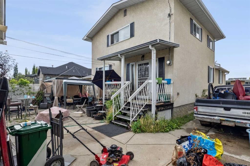 233 27 Avenue Ne, Calgary, AB - Outdoor With Deck Patio Veranda