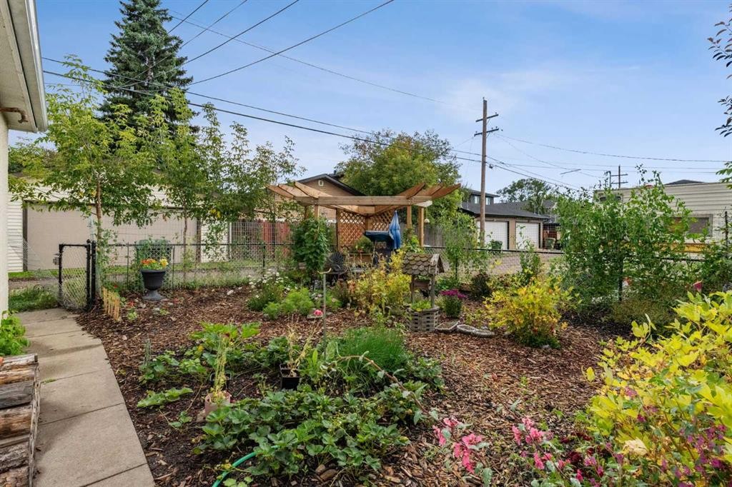 233 27 Avenue Ne, Calgary, AB - Outdoor