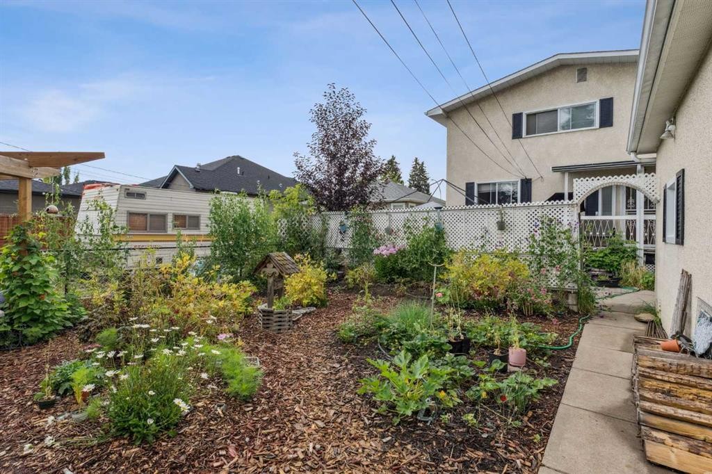 233 27 Avenue Ne, Calgary, AB - Outdoor