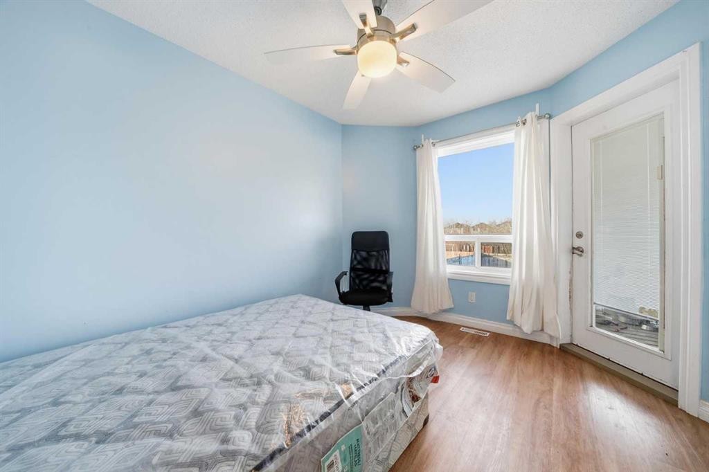 80 Taradale Drive South, Calgary, AB - Indoor Photo Showing Bedroom