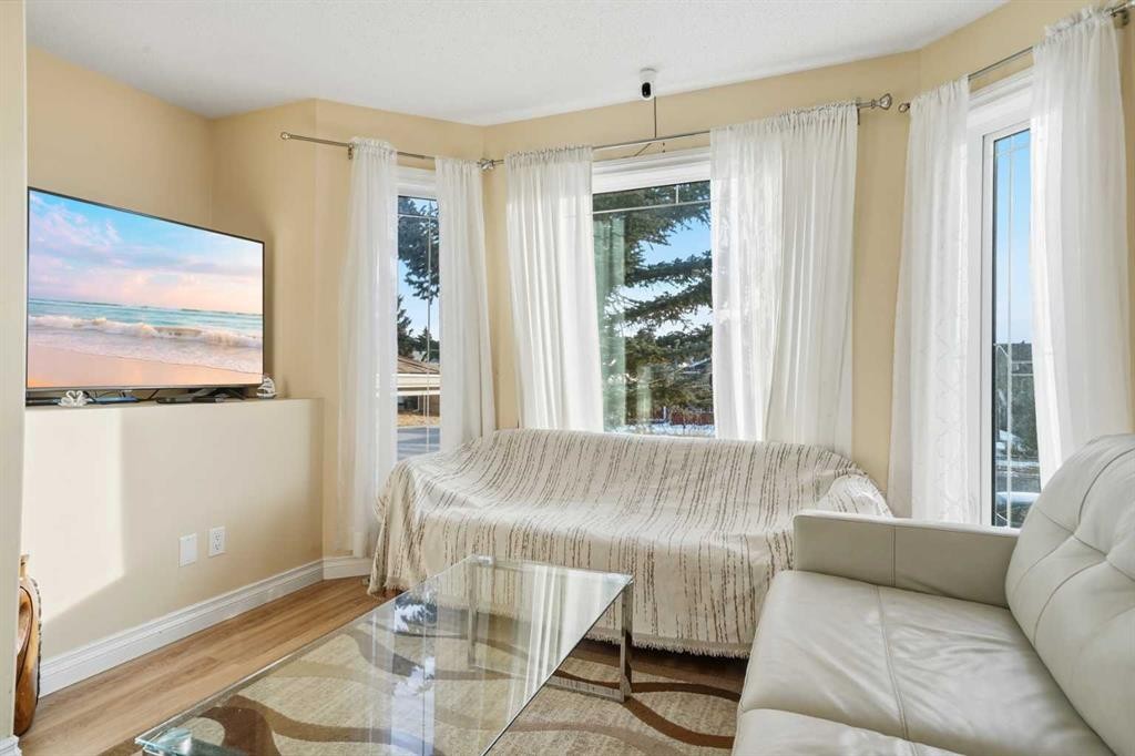 80 Taradale Drive South, Calgary, AB - Indoor