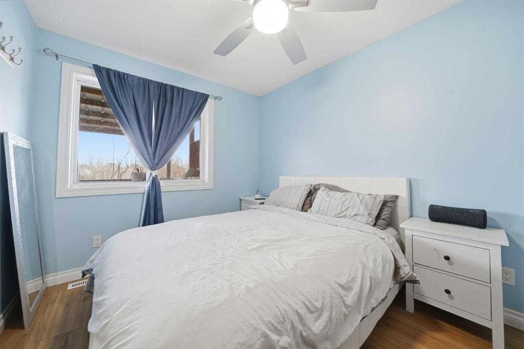 80 Taradale Drive South, Calgary, AB - Indoor Photo Showing Bedroom