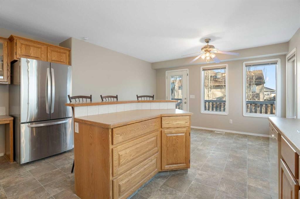 95 Cambridge Glen Drive, Strathmore, AB - Indoor Photo Showing Kitchen