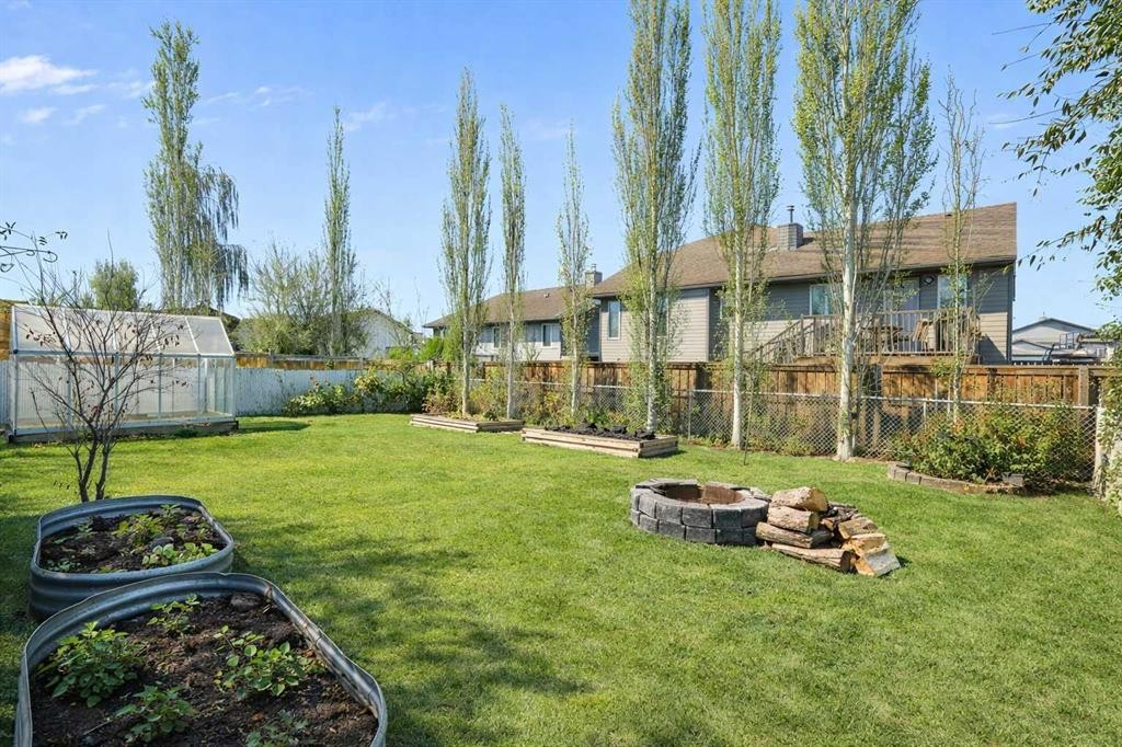 95 Cambridge Glen Drive, Strathmore, AB - Outdoor