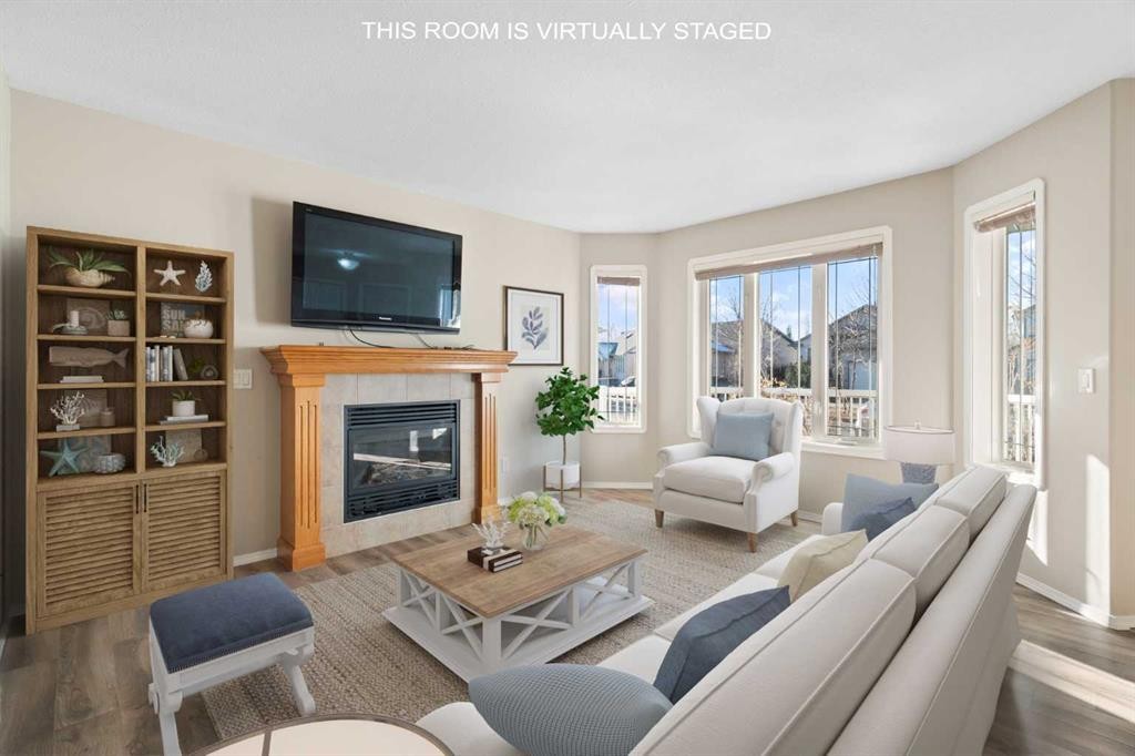 95 Cambridge Glen Drive, Strathmore, AB - Indoor Photo Showing Living Room With Fireplace