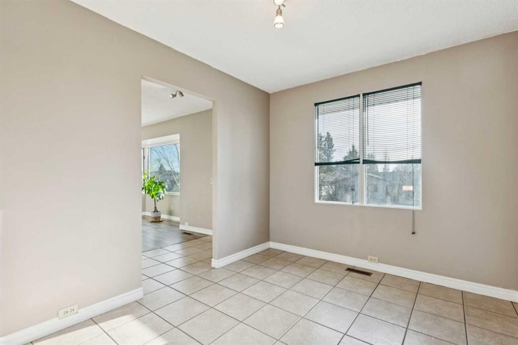 248 Huntcroft Road Ne, Calgary, AB - Indoor Photo Showing Other Room