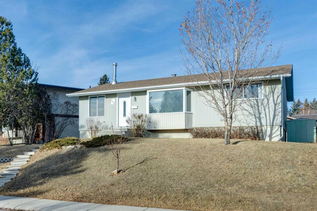 248 Huntcroft Road Ne, Calgary, AB - Outdoor
