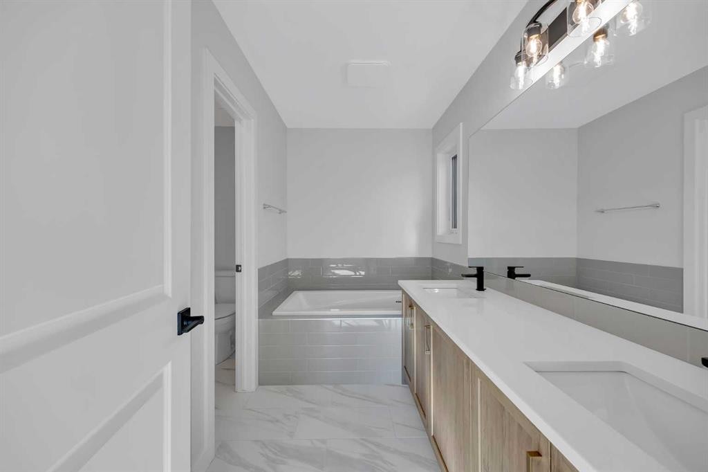 26 Versant Path Sw, Calgary, AB - Indoor