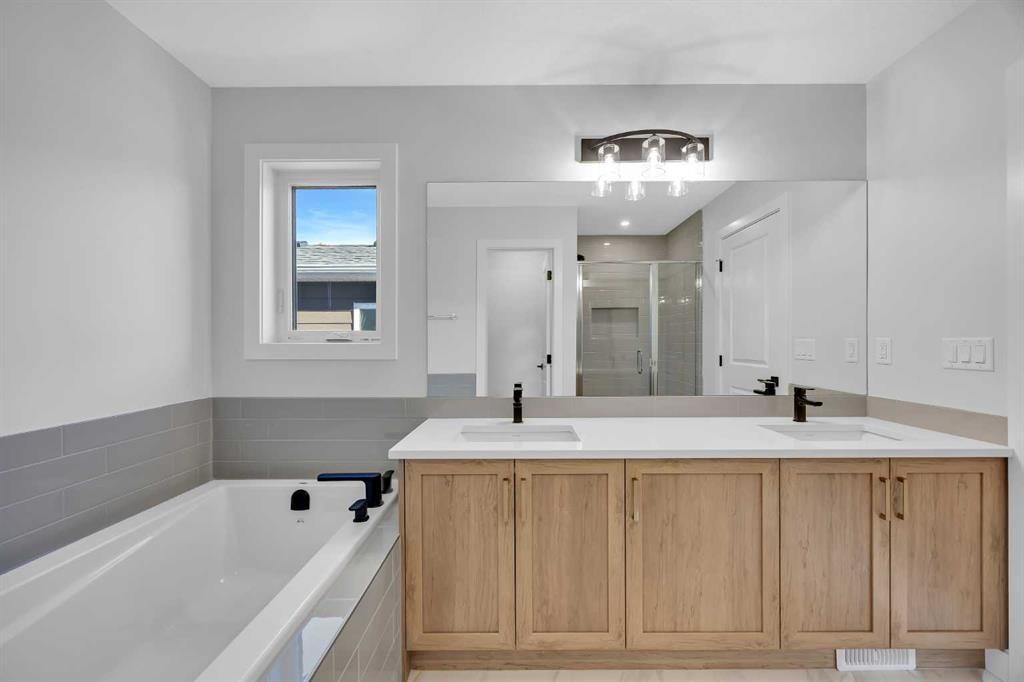 26 Versant Path Sw, Calgary, AB - Indoor Photo Showing Bathroom