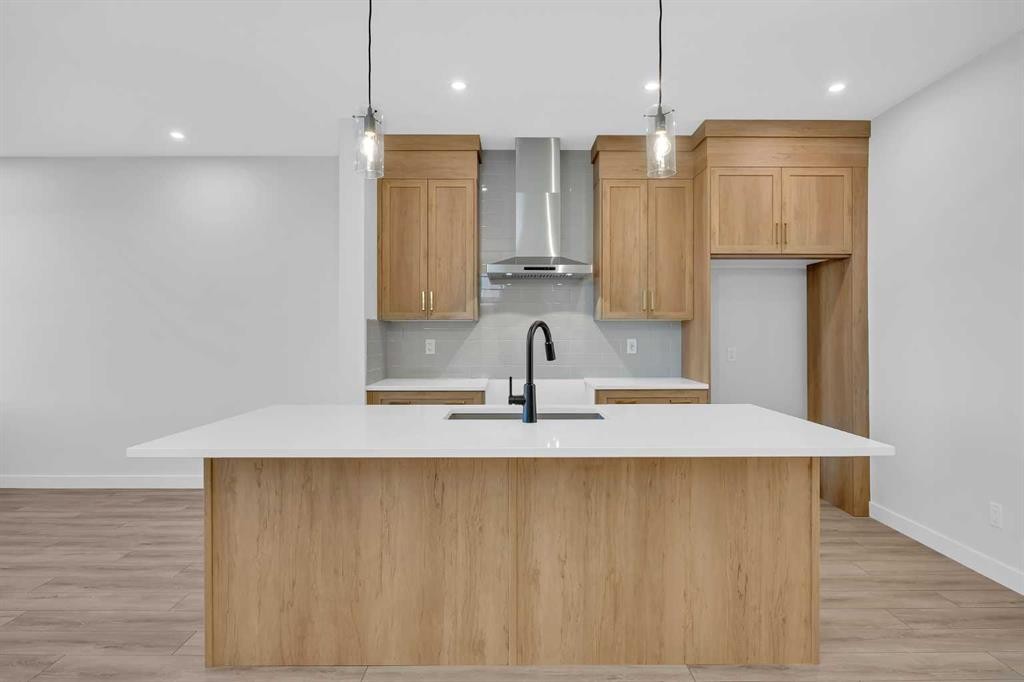 26 Versant Path Sw, Calgary, AB - Indoor Photo Showing Kitchen