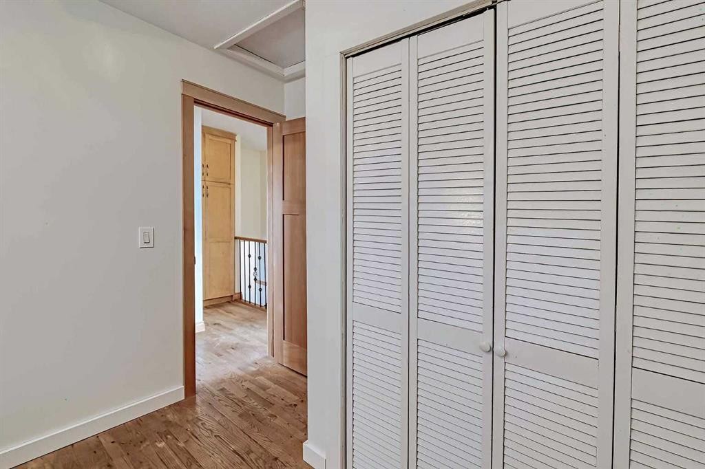 48 Bernard Way Nw, Calgary, AB - Indoor Photo Showing Other Room