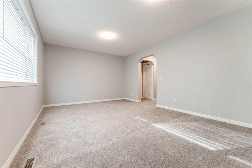 10 Everglen Crescent Sw, Calgary, AB - Indoor Photo Showing Other Room