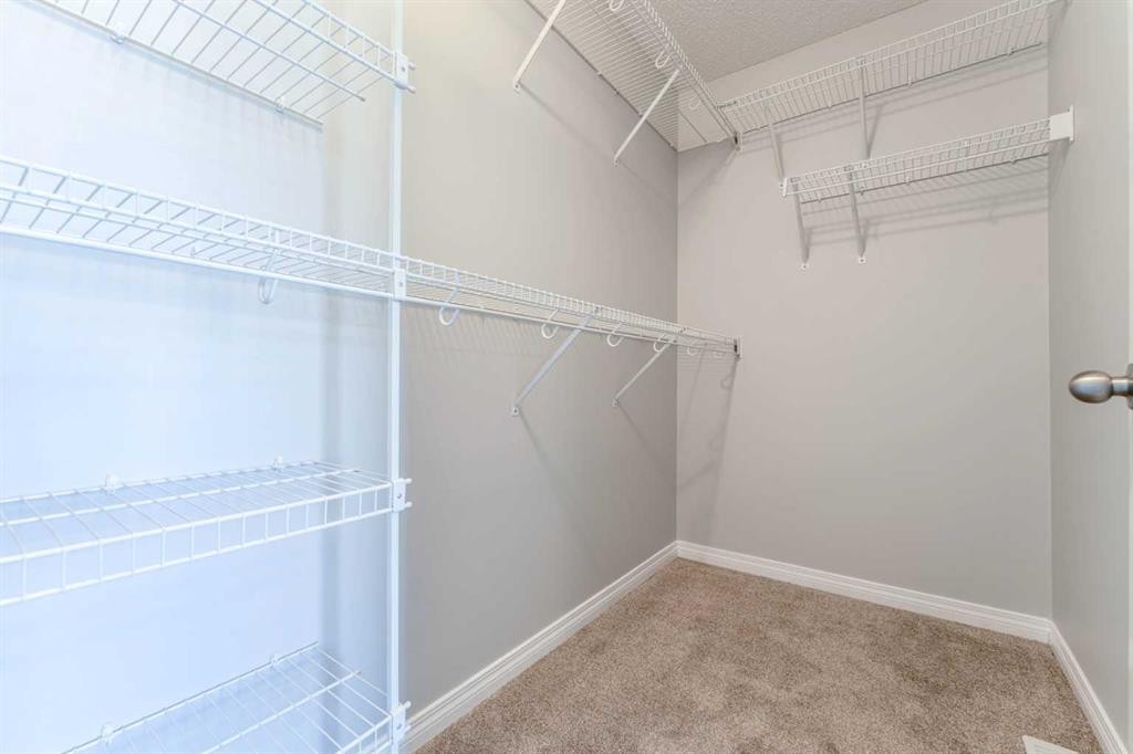 10 Everglen Crescent Sw, Calgary, AB - Indoor With Storage