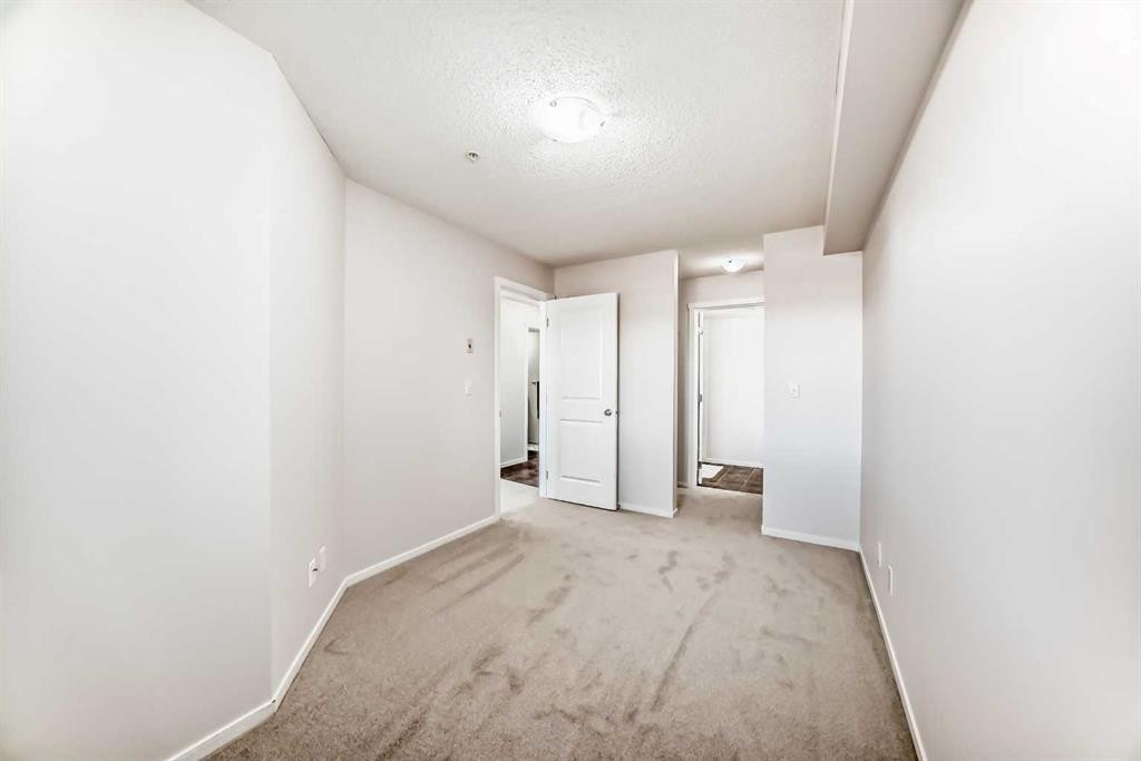 2324-81 Legacy Boulevard Se, Calgary, AB - Indoor Photo Showing Other Room