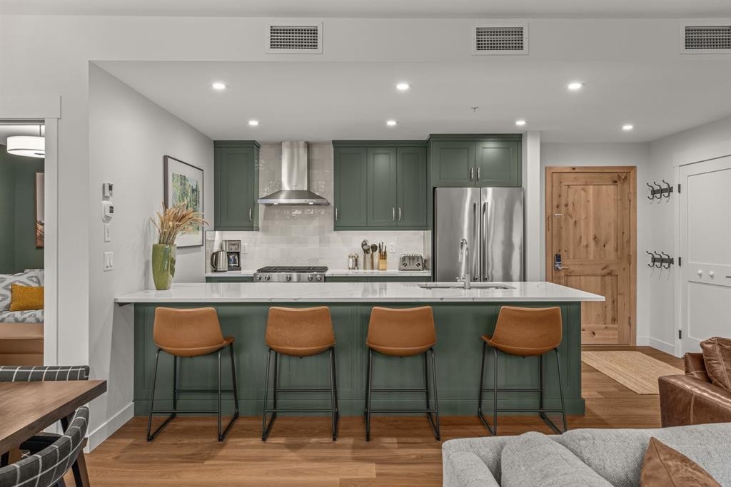 313-1408 Spring Creek Gate, Canmore, AB - Indoor Photo Showing Other Room