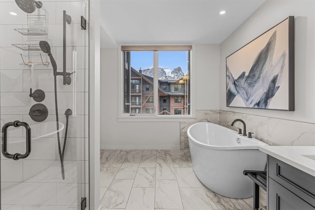 313-1408 Spring Creek Gate, Canmore, AB - Indoor Photo Showing Bathroom