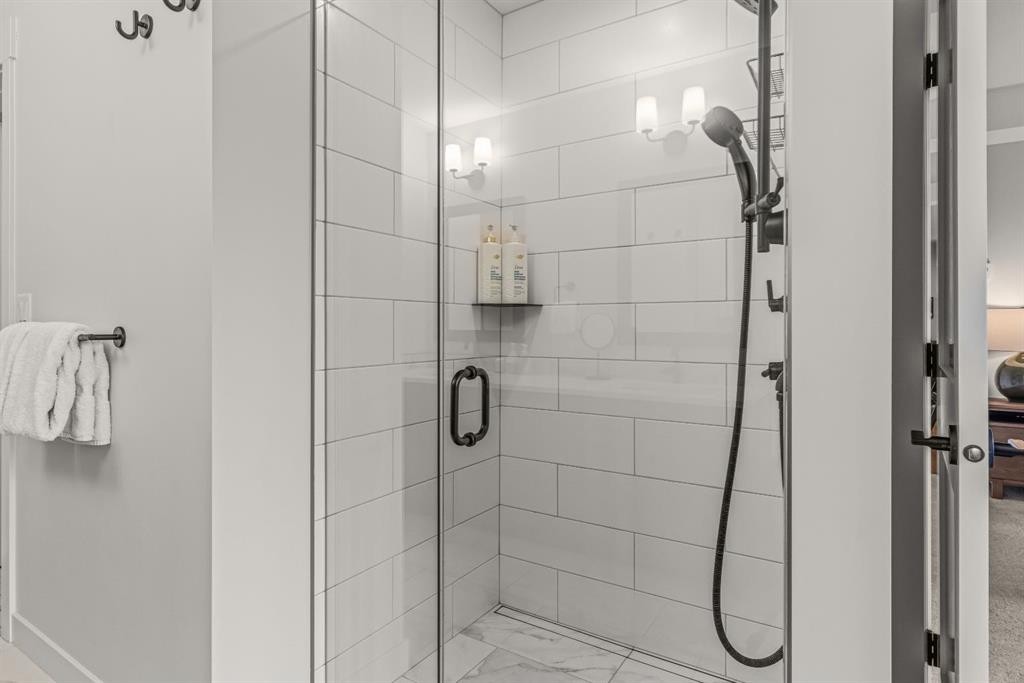 313-1408 Spring Creek Gate, Canmore, AB - Indoor Photo Showing Bathroom