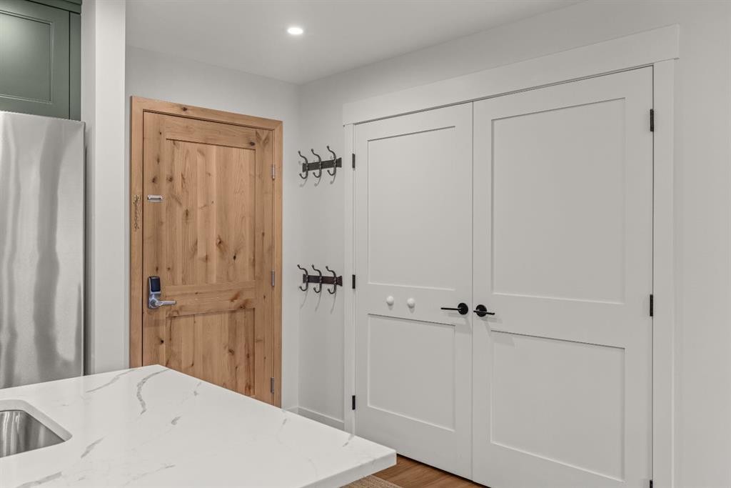 313-1408 Spring Creek Gate, Canmore, AB - Indoor