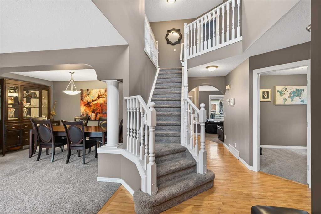 69 Elkton Way Sw, Calgary, AB - Indoor Photo Showing Other Room