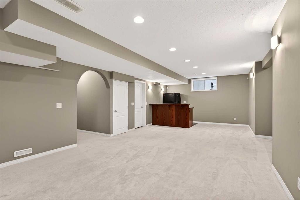 69 Elkton Way Sw, Calgary, AB - Indoor