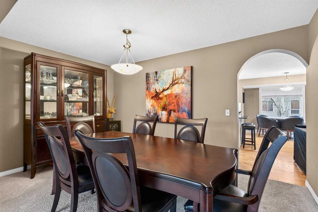 69 Elkton Way Sw, Calgary, AB - Indoor Photo Showing Dining Room