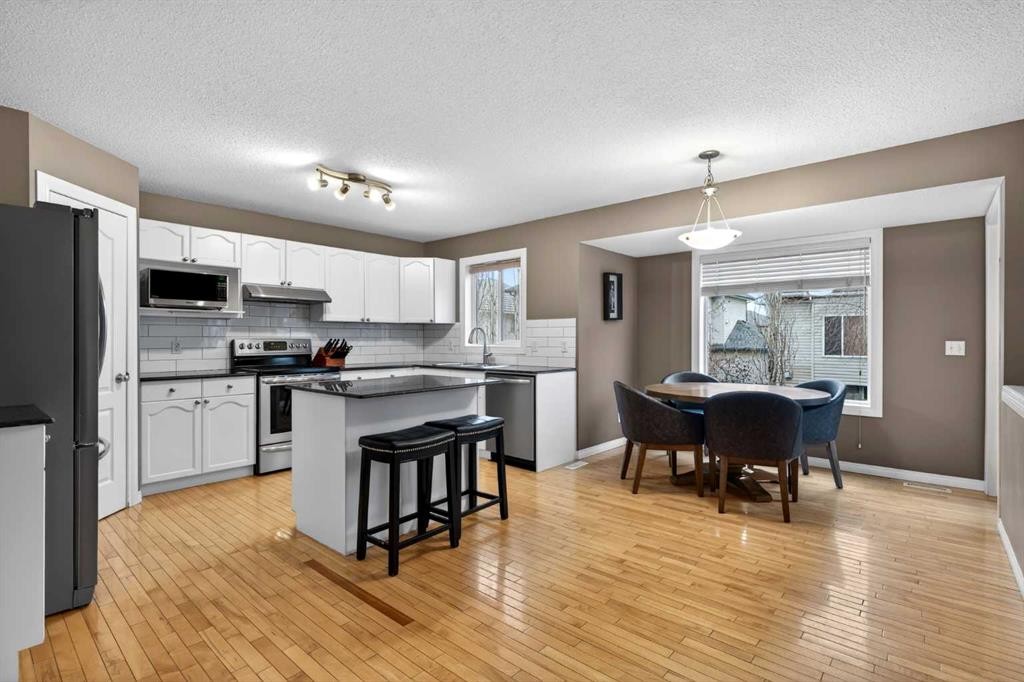 69 Elkton Way Sw, Calgary, AB - Indoor