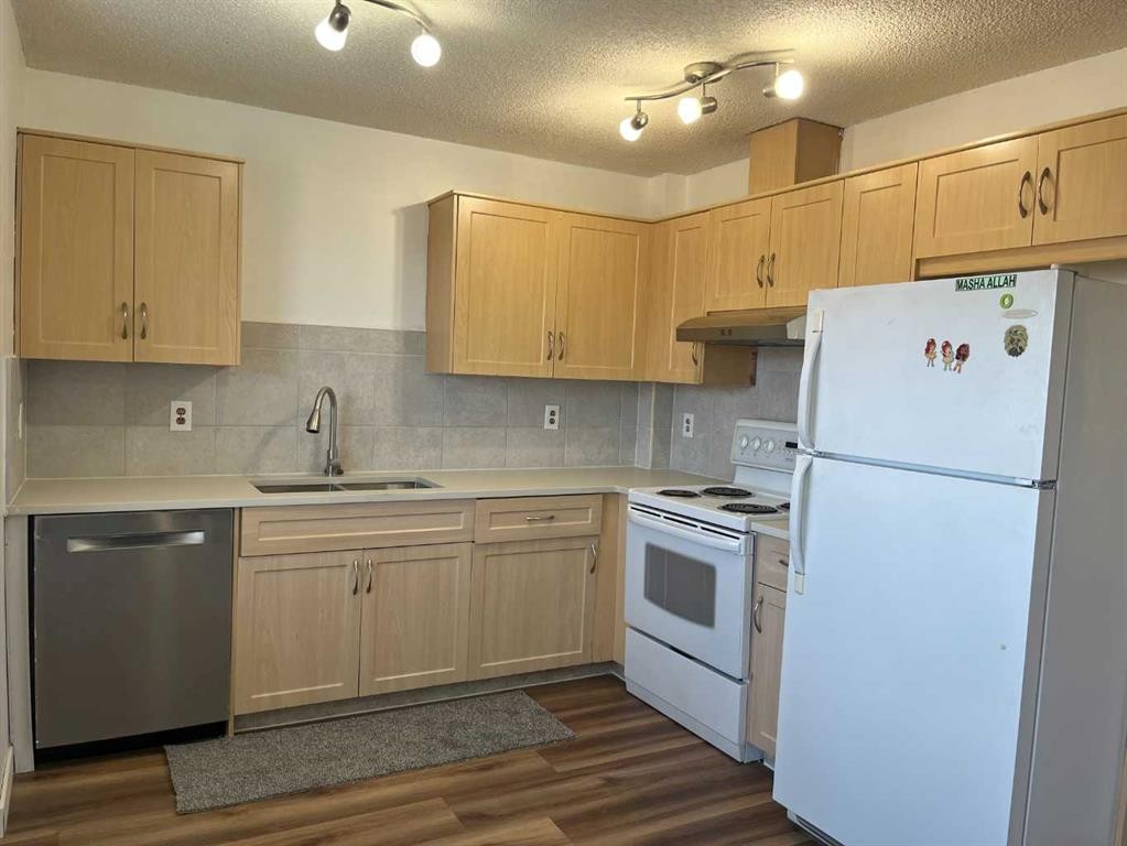 2102-111 Tarawood Lane Ne, Calgary, AB - Outdoor With Facade