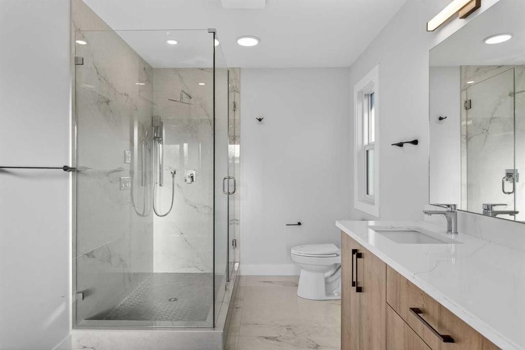 202 Kinniburgh Loop, Chestermere, AB